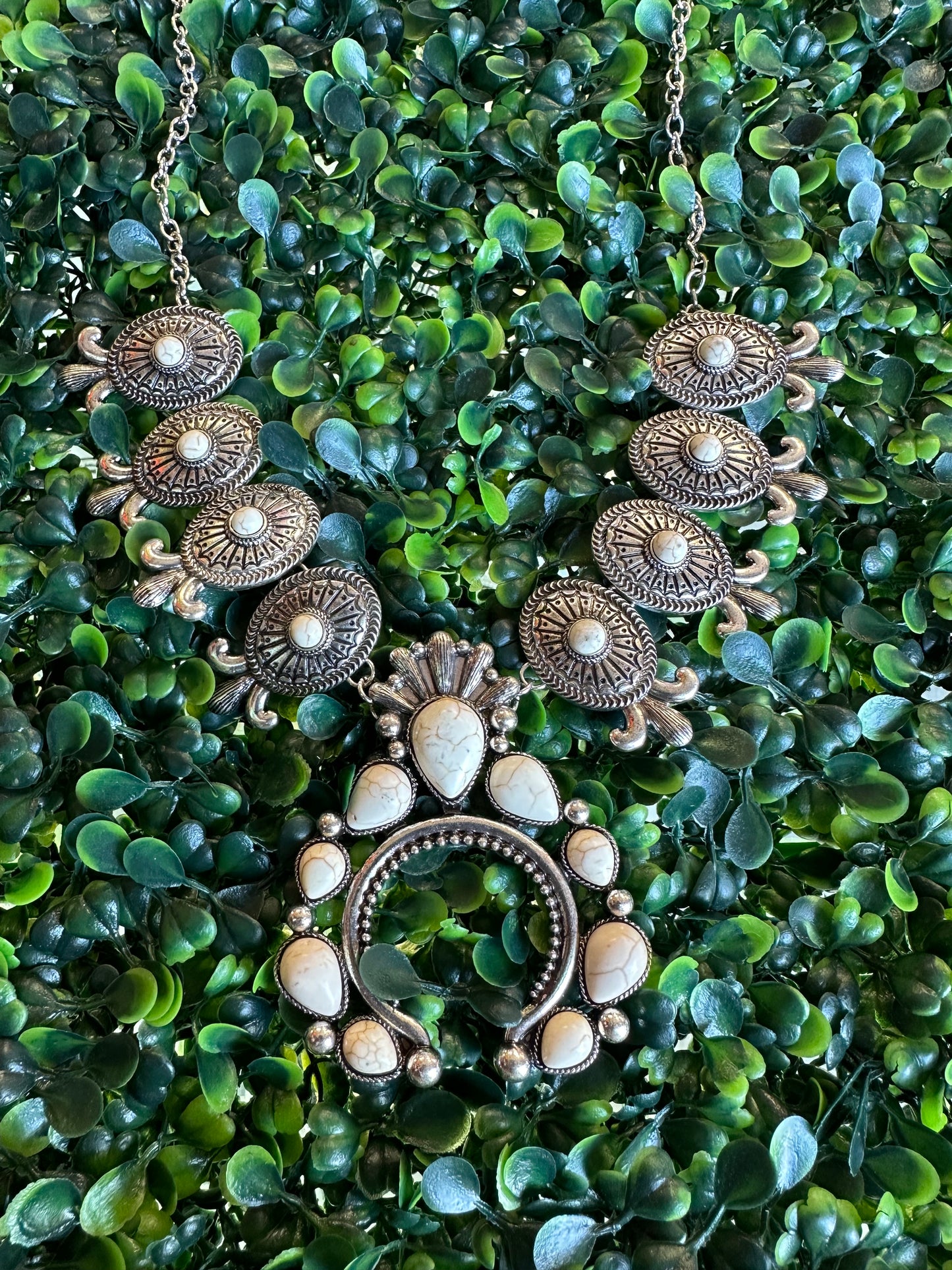 White stone set