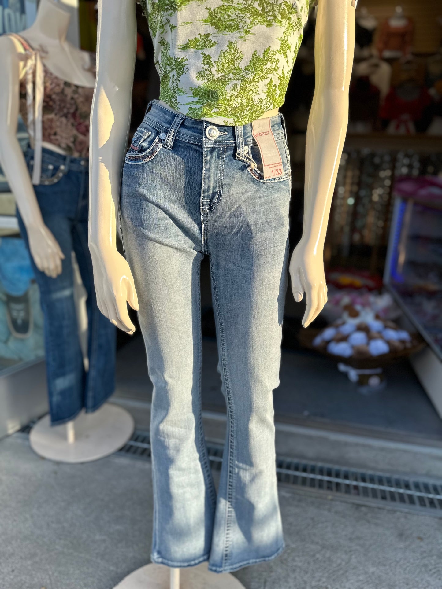 05 Bootcut Jeans