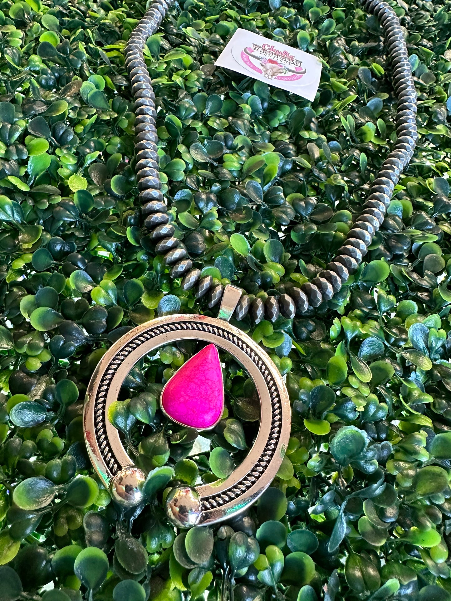 Hot pink šNecklace and earrings set
