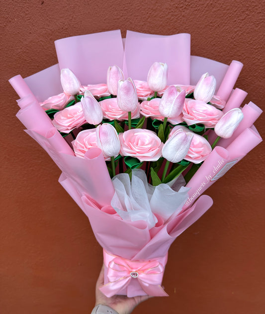 Ramo de rosas y tulipanes eternas 🌷