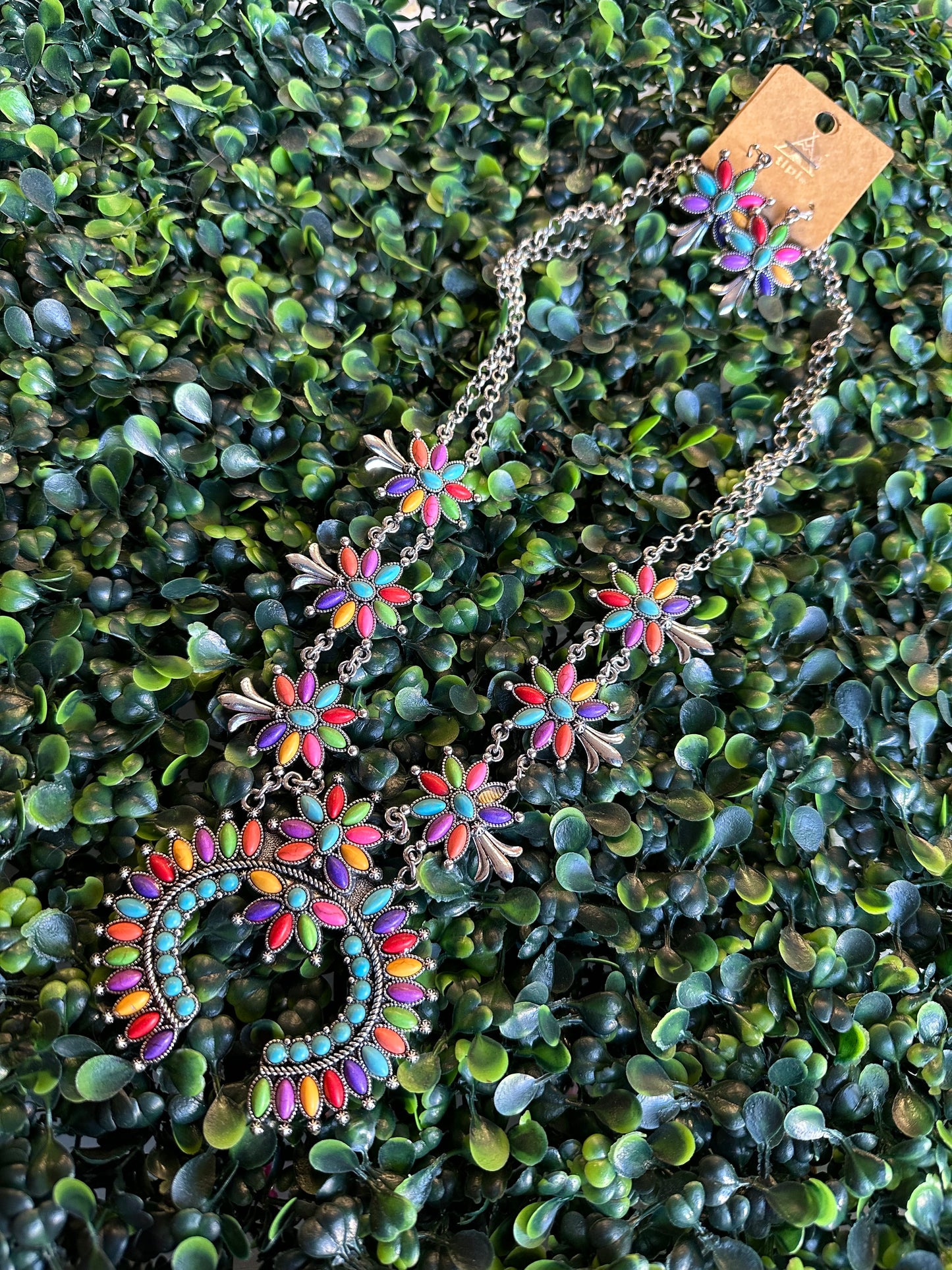 Necklace and earrings set