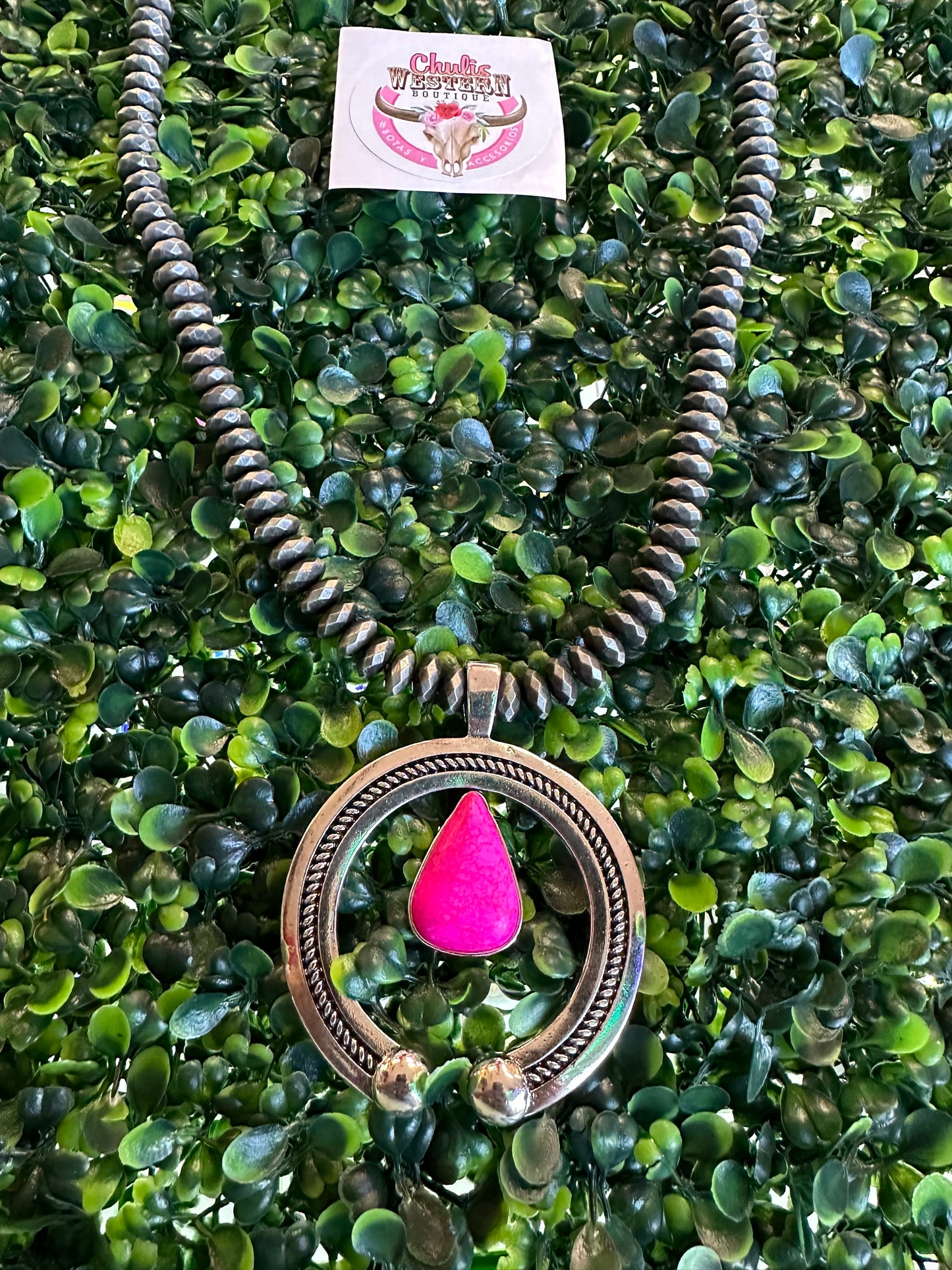 Hot pink šNecklace and earrings set