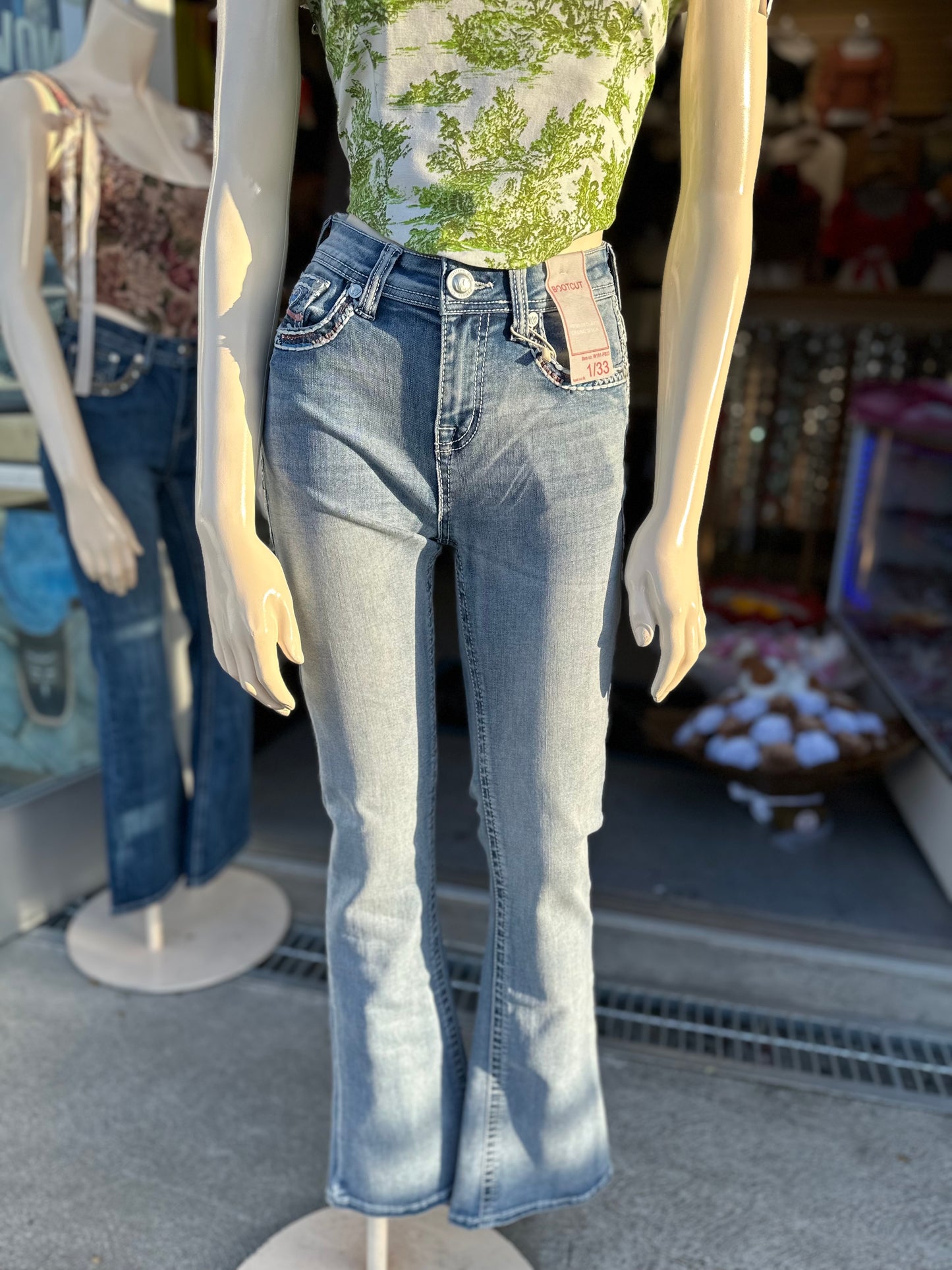 05 Bootcut Jeans