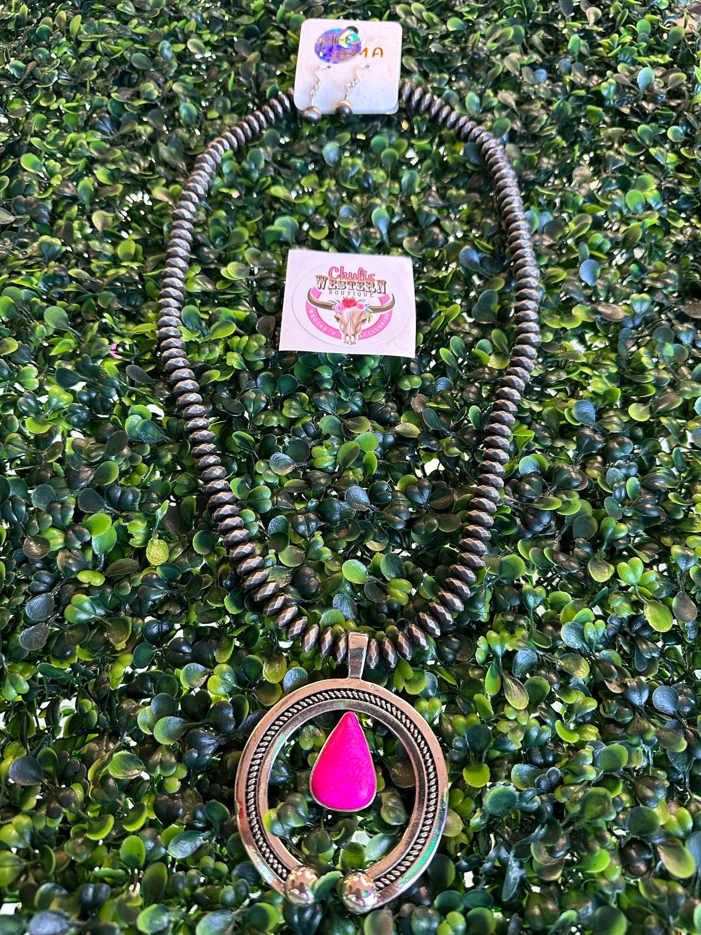 Hot pink šNecklace and earrings set