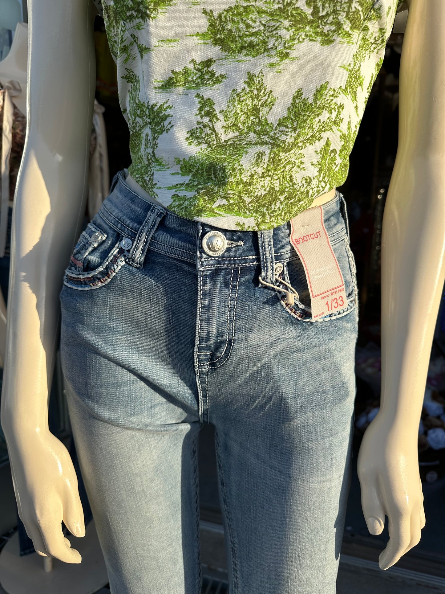 05 Bootcut Jeans