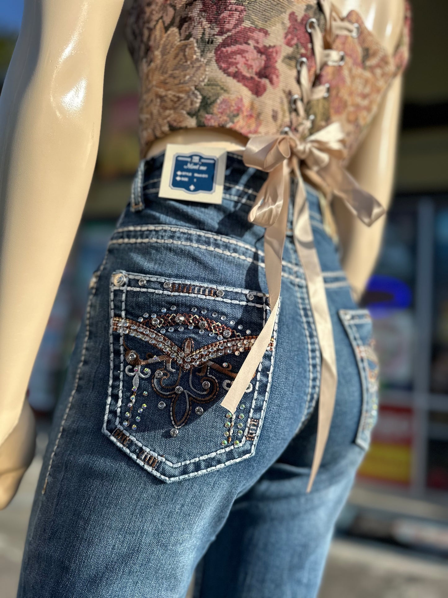 06 Bootcut Jeans