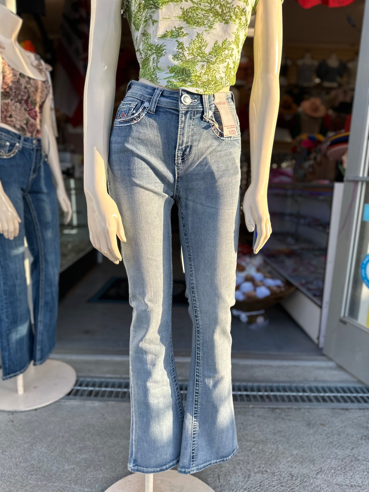 05 Bootcut Jeans