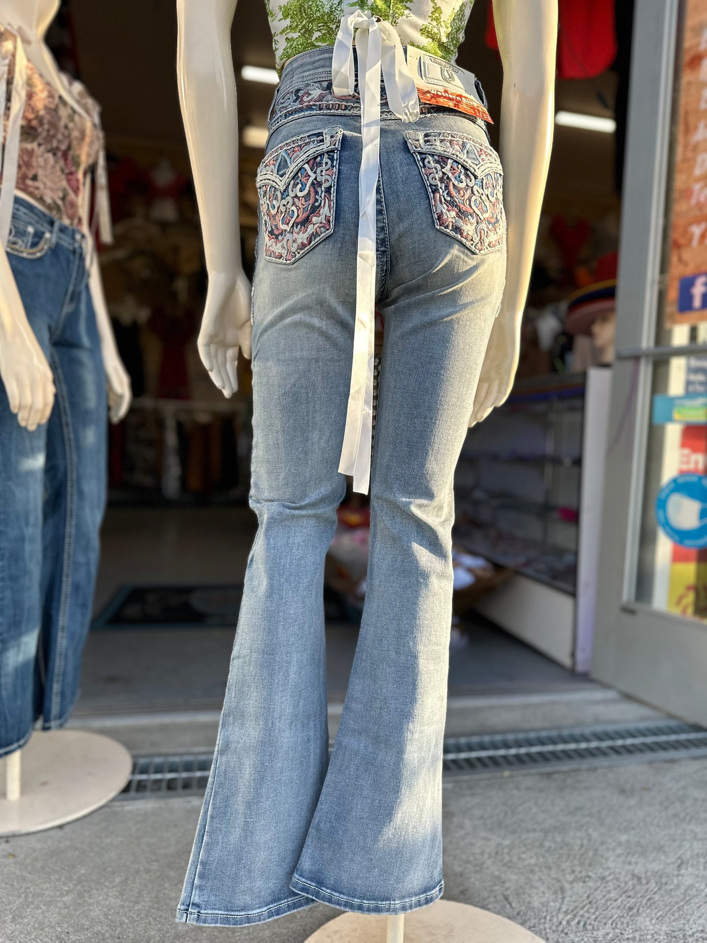 05 Bootcut Jeans