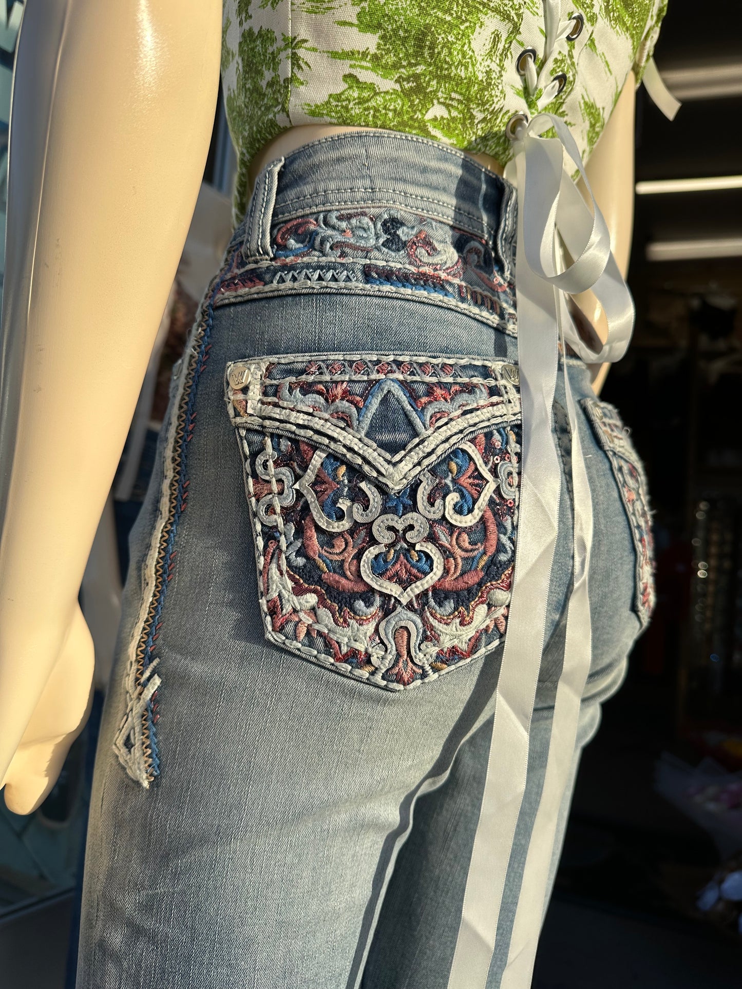 05 Bootcut Jeans