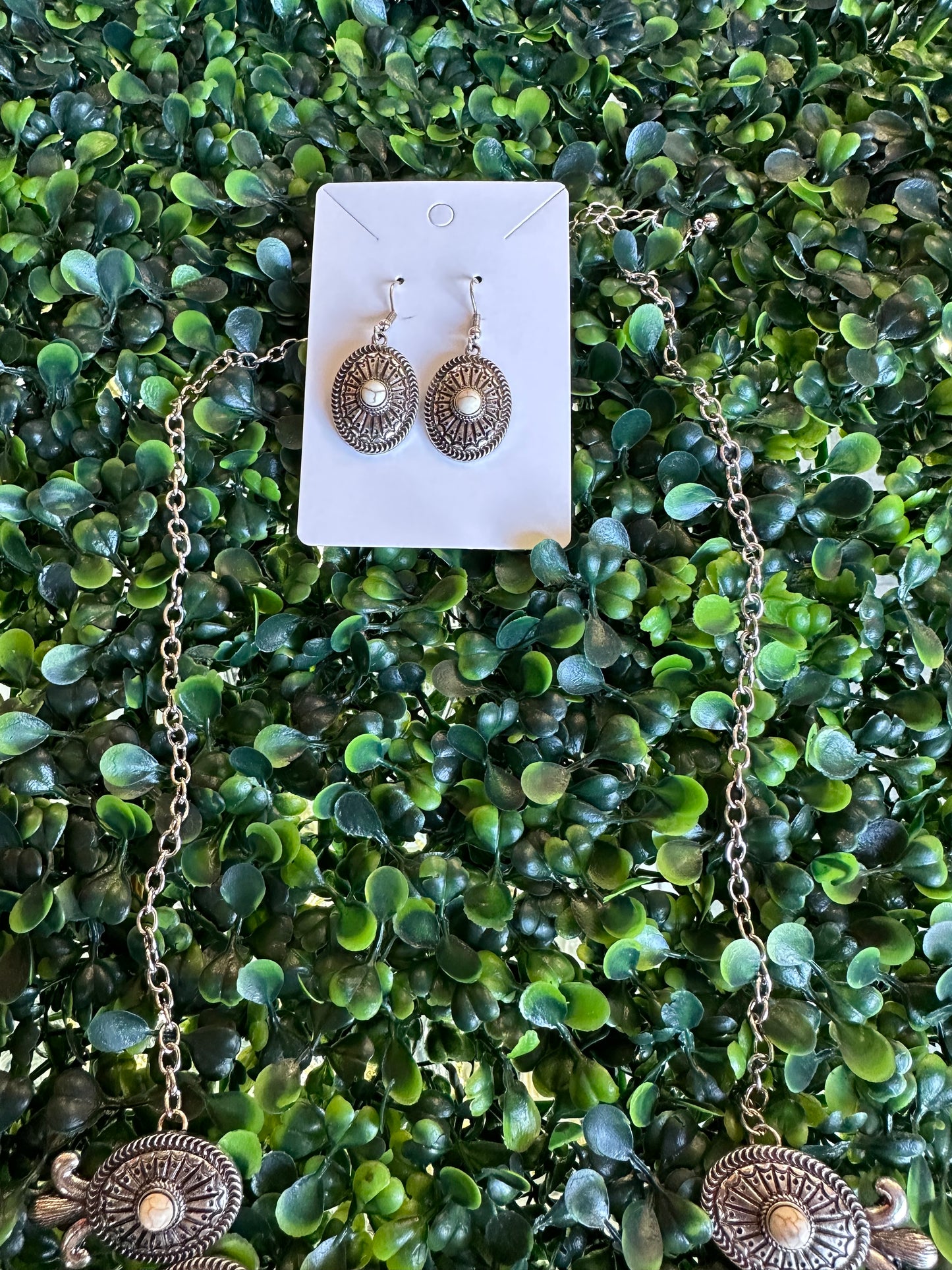 White stone set