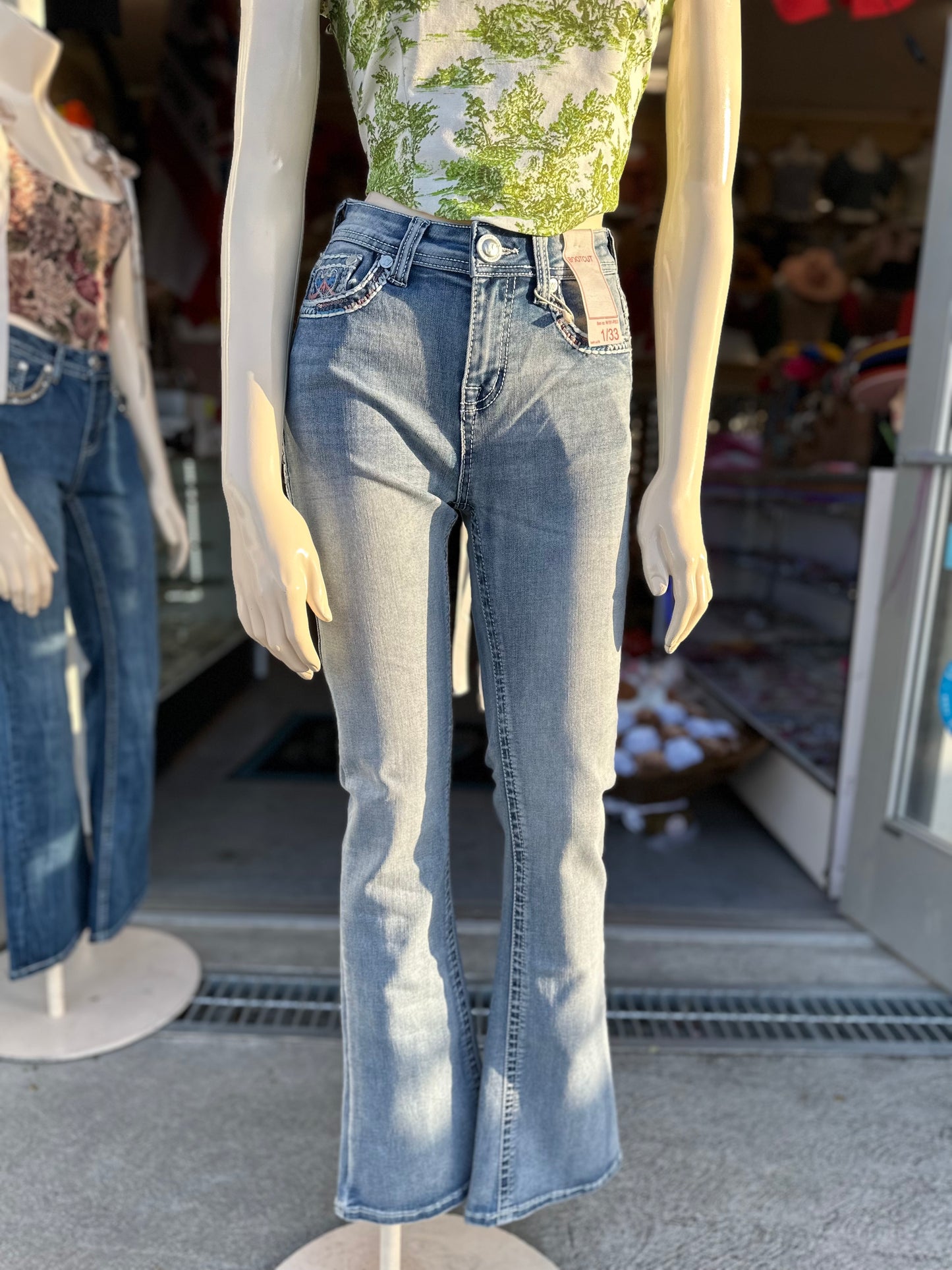 05 Bootcut Jeans