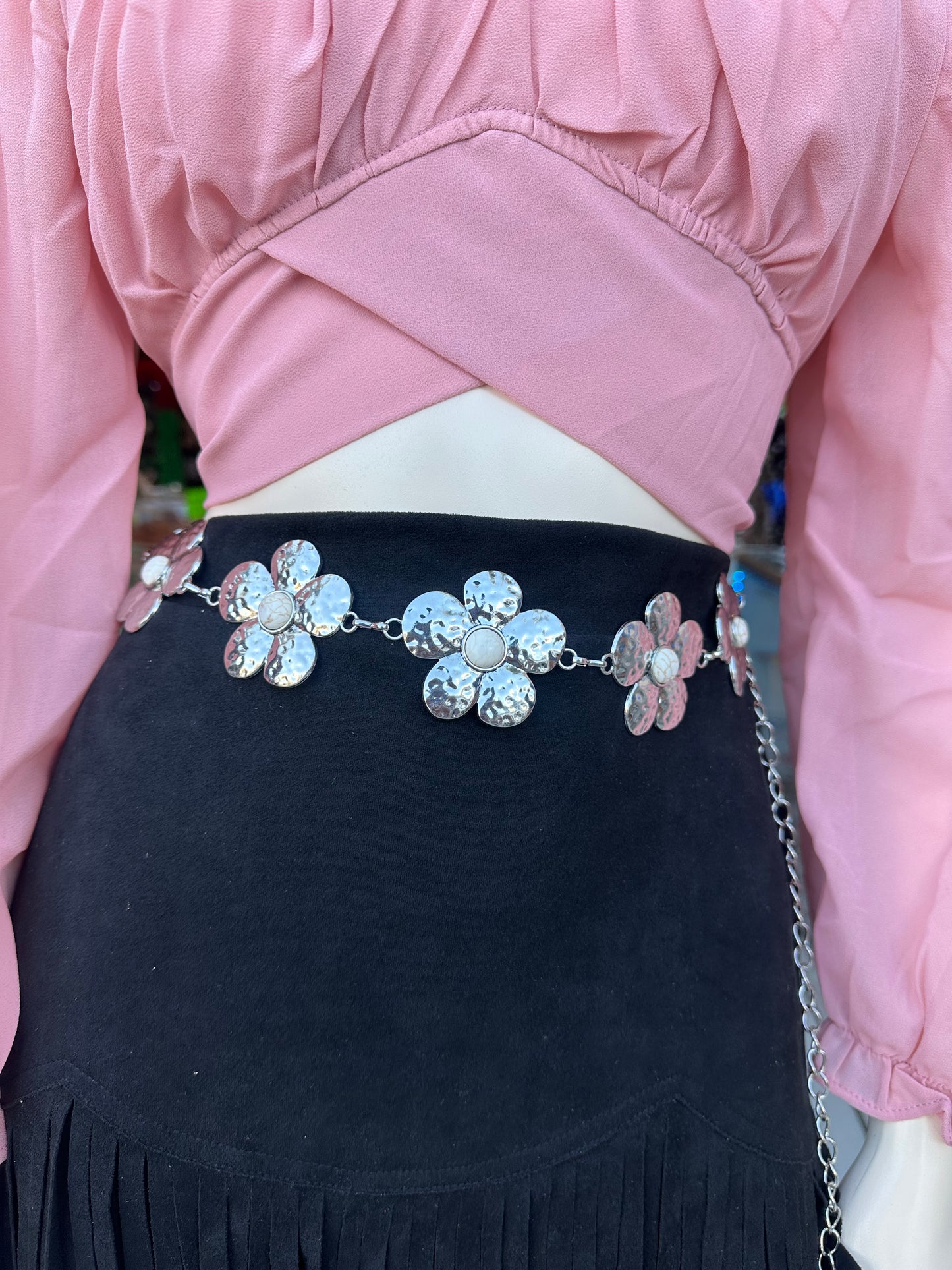 White flower chain belt