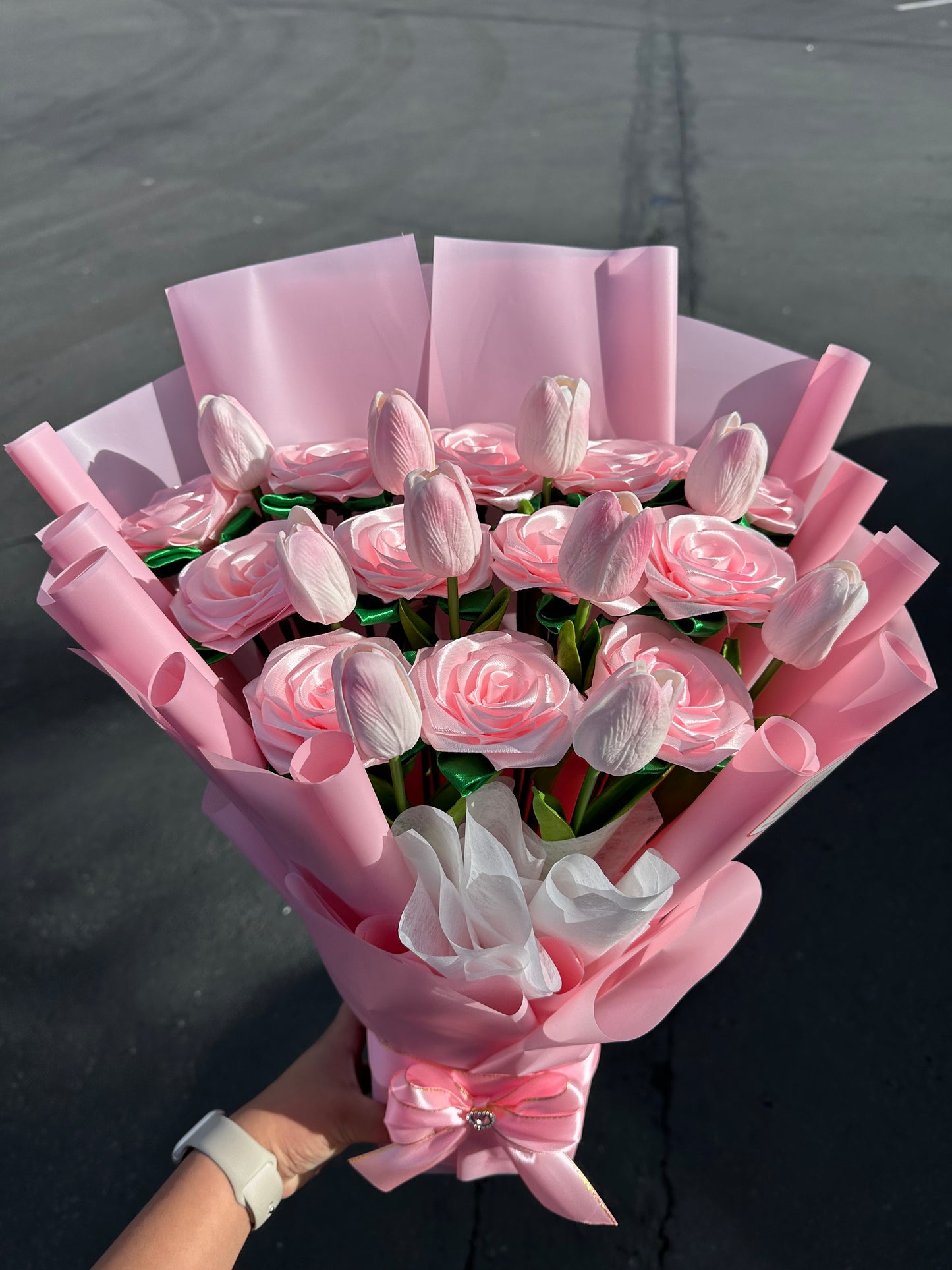 Ramo de rosas y tulipanes eternas 🌷
