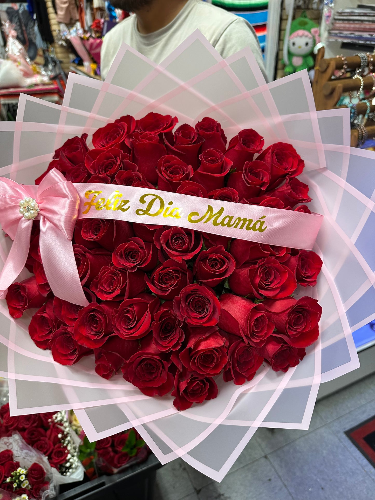 Ramo de 50 rosas🌹con listón personalizado