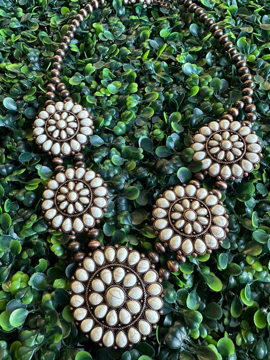 White flower necklace and earrings set