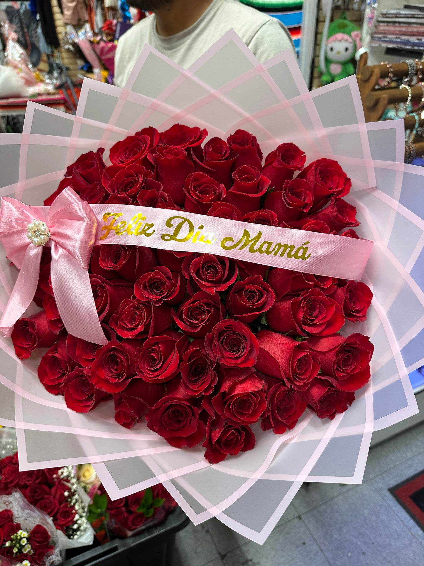 Ramo de 50 rosas🌹con listón personalizado